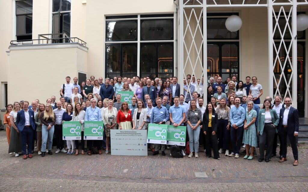 groepsfoto van deelnemers in landelijk programma Natuurlijk!Deelmobiliteit