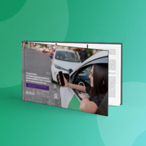 Mock-up van een rapport over organisatie- en bekostigingsmodellen voor deelmobiliteit bij sociale woningbouw, uitgegeven door Natuurlijk!Deelmobiliteit.